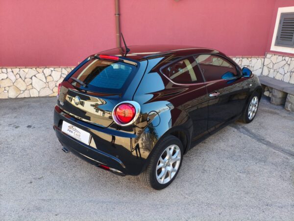 Alfa Romeo MiTo 1.3 JTDm 16V 90 CV Distinctive - immagine 5