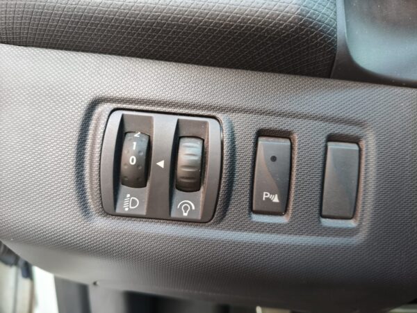 Renault Clio 1.5 dCi 8V 75CV 5 porte Costume Natio - immagine 22