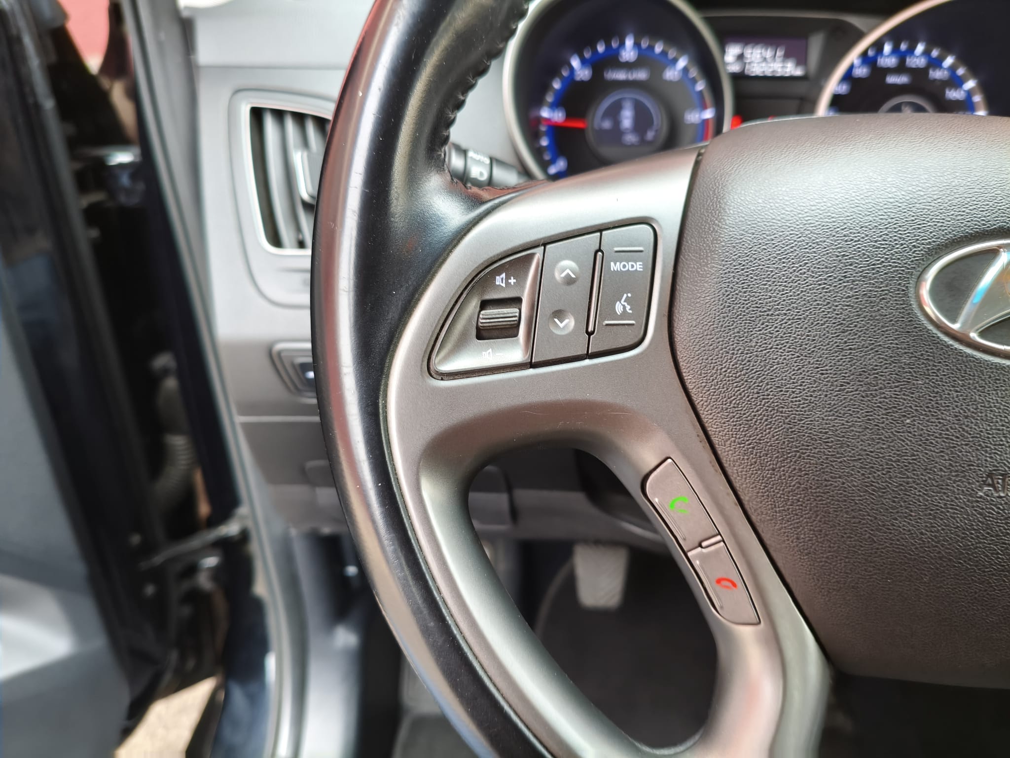 Hyundai iX35 1.7 CRDi 2WD Xpossible - immagine 14