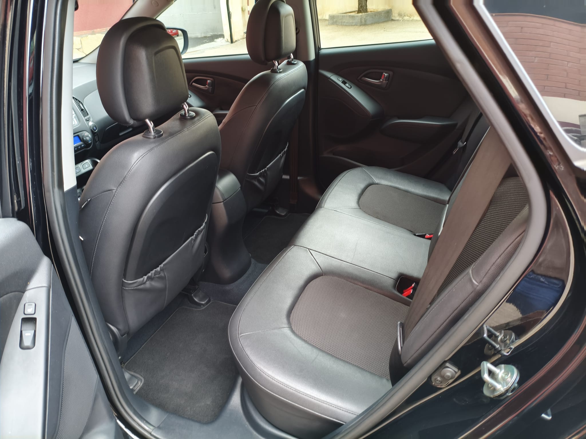 Hyundai iX35 1.7 CRDi 2WD Xpossible - immagine 11