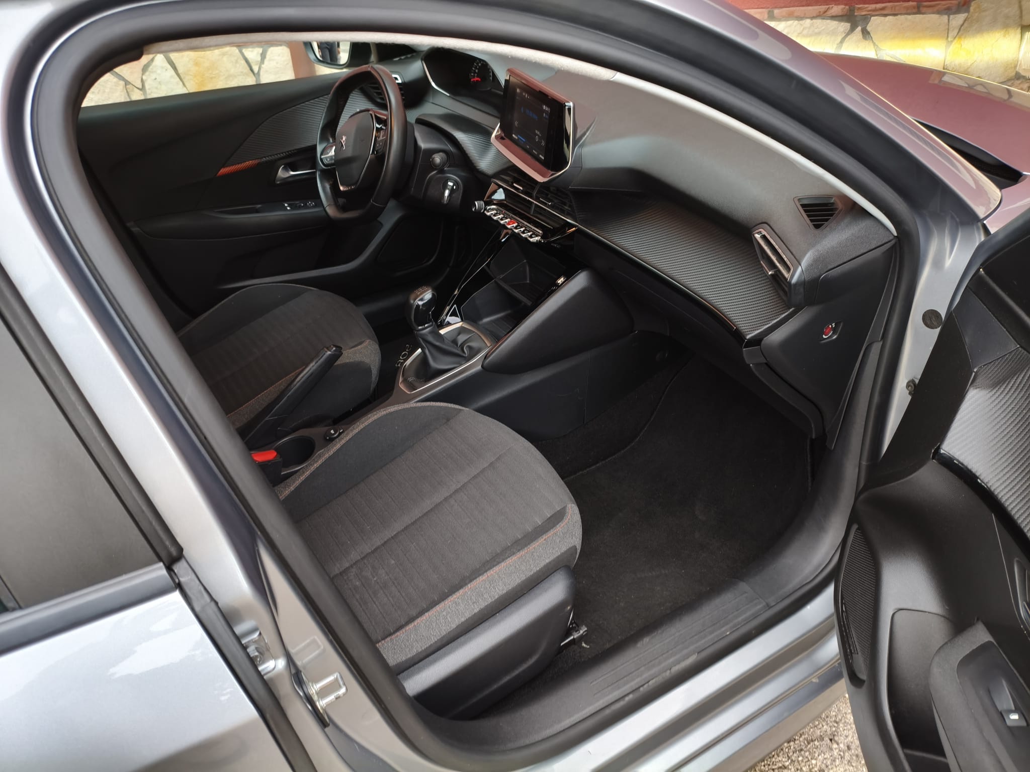 Peugeot 208 PureTech 75 Stop&Start 5 porte Active - immagine 11