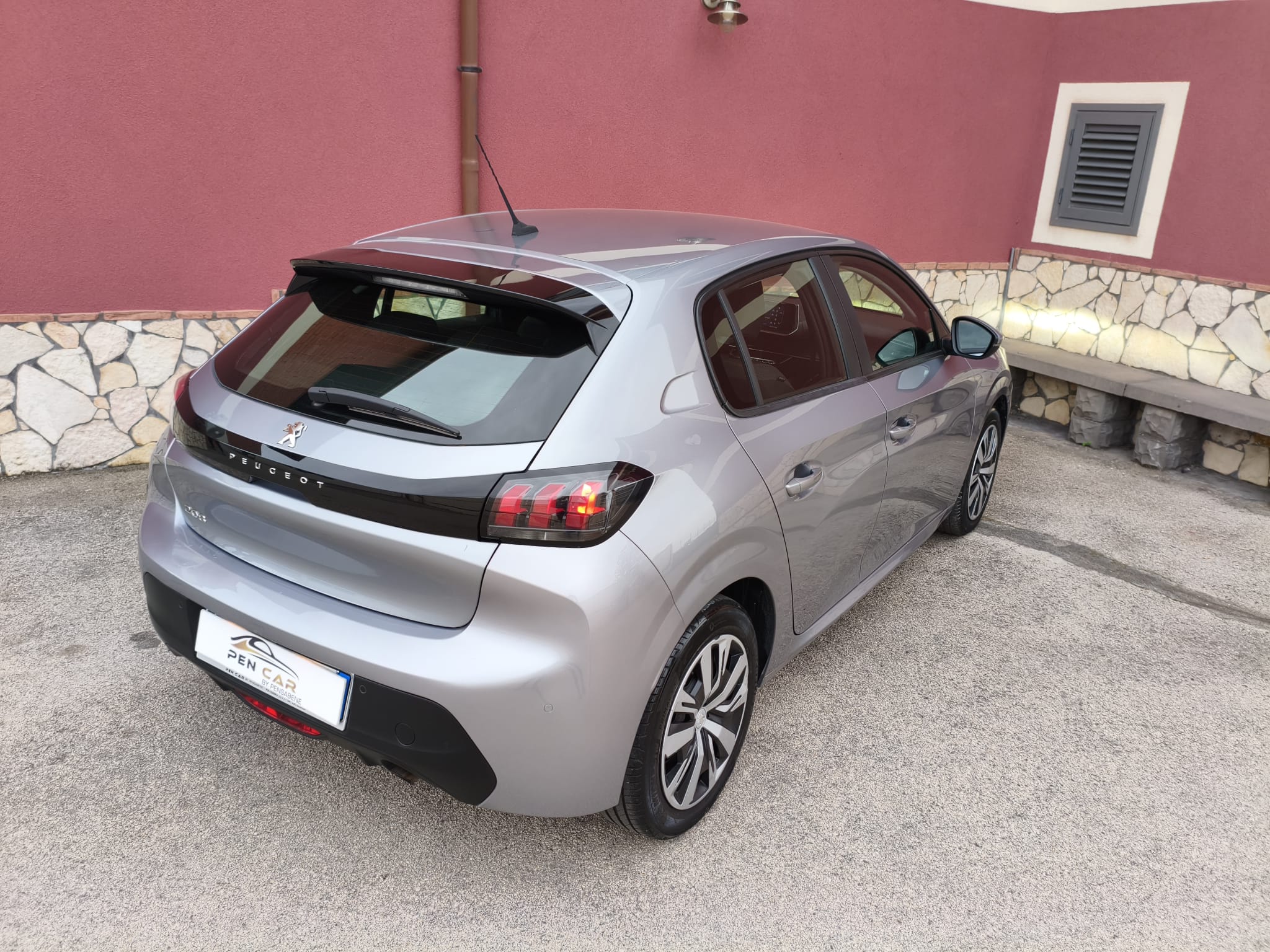 Peugeot 208 PureTech 75 Stop&Start 5 porte Active - immagine 5