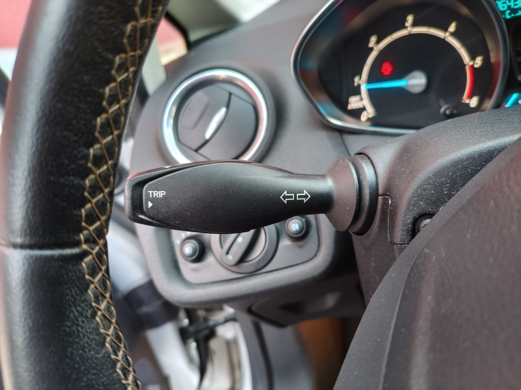 Ford Fiesta 1.5 TDCi 75CV 5 porte Titanium - immagine 14