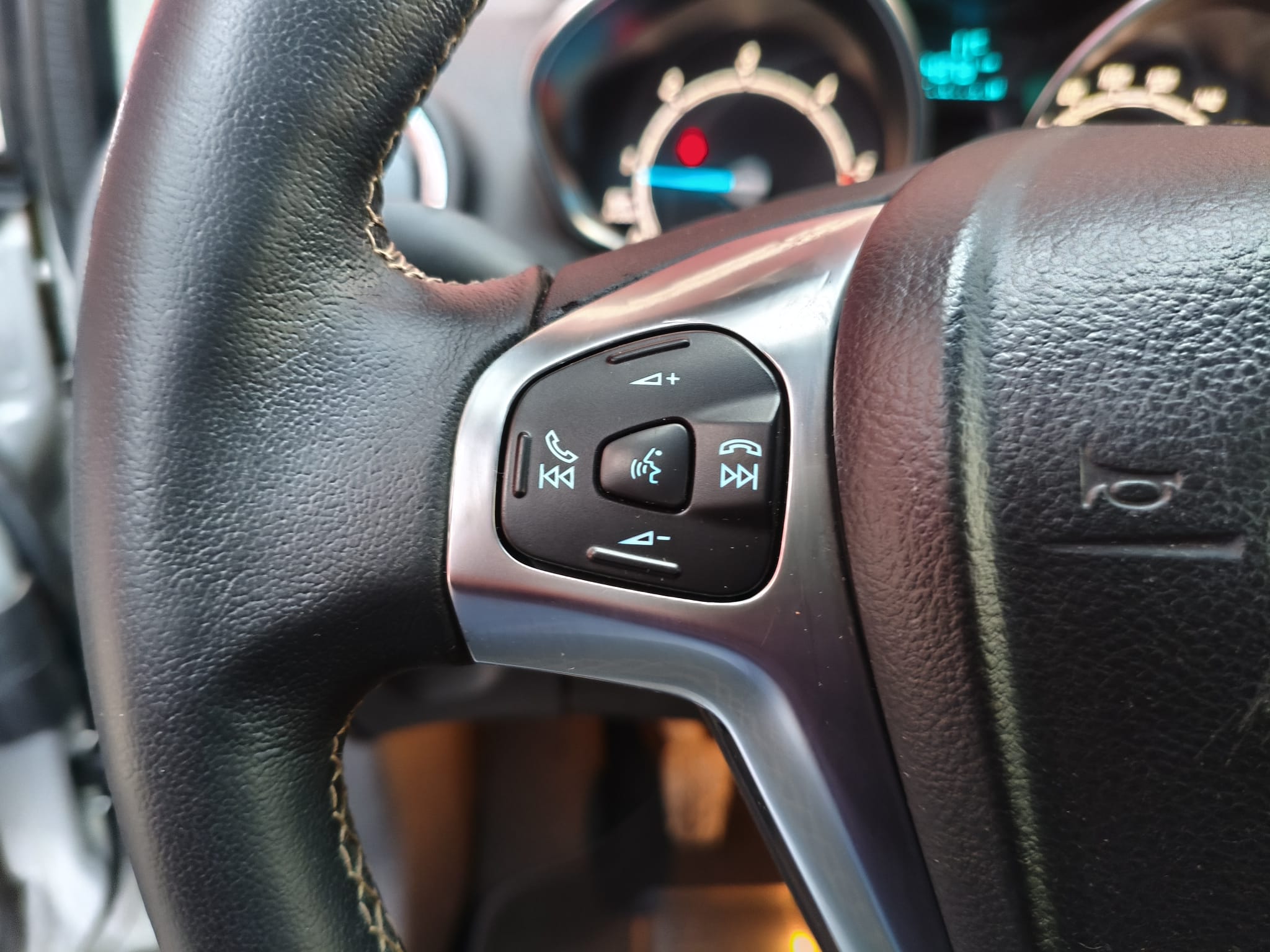 Ford Fiesta 1.5 TDCi 75CV 5 porte Titanium - immagine 13