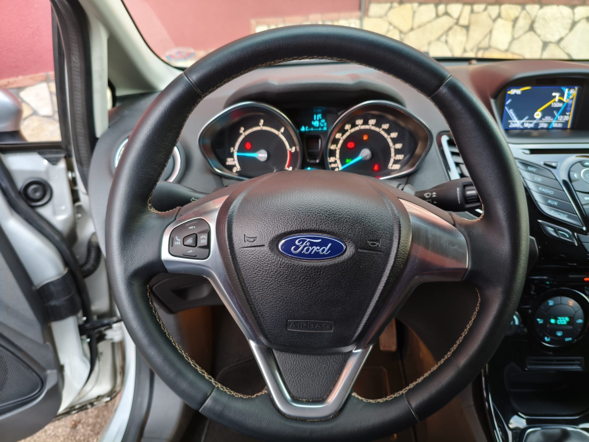 Ford Fiesta 1.5 TDCi 75CV 5 porte Titanium - immagine 12