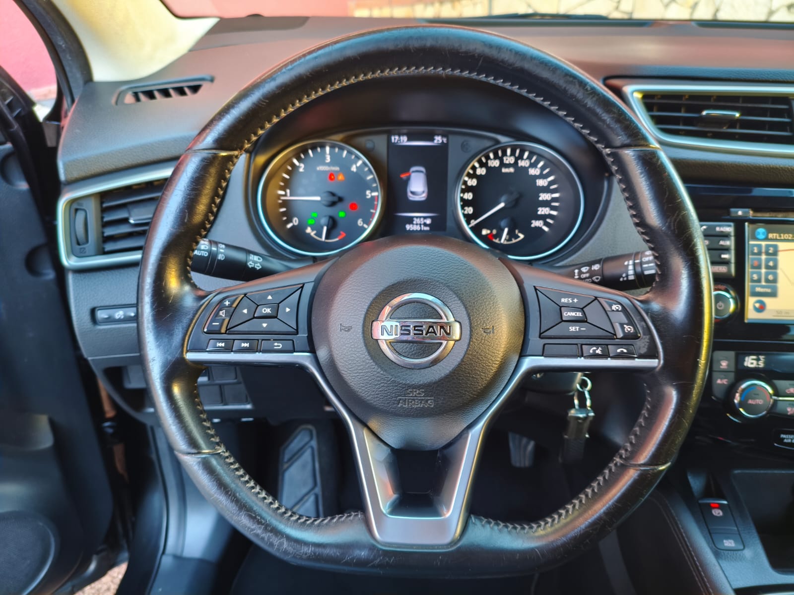 Nissan Qashqai 1.5 dCi Business - immagine 14